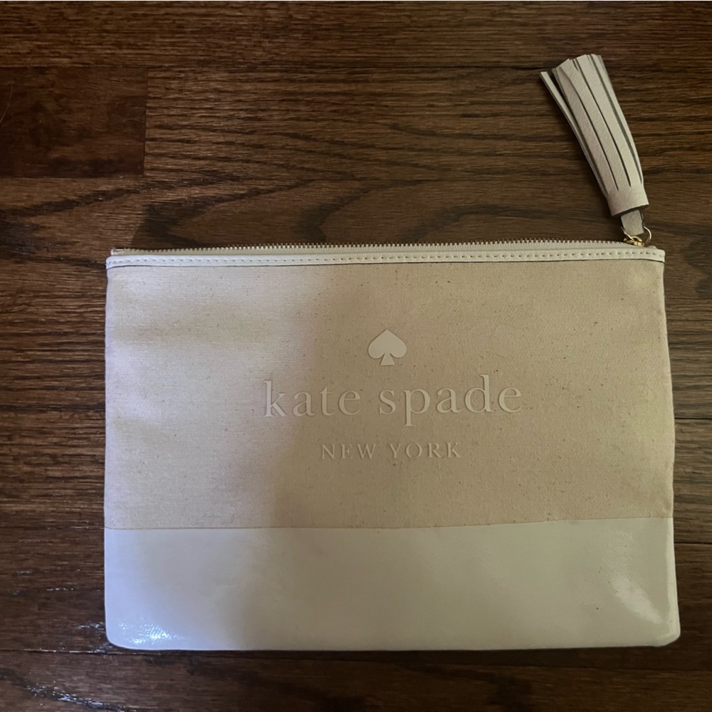 Kate Spade  Ash Street Logo Large Tassel Pouch Natural Canvas/White GUC